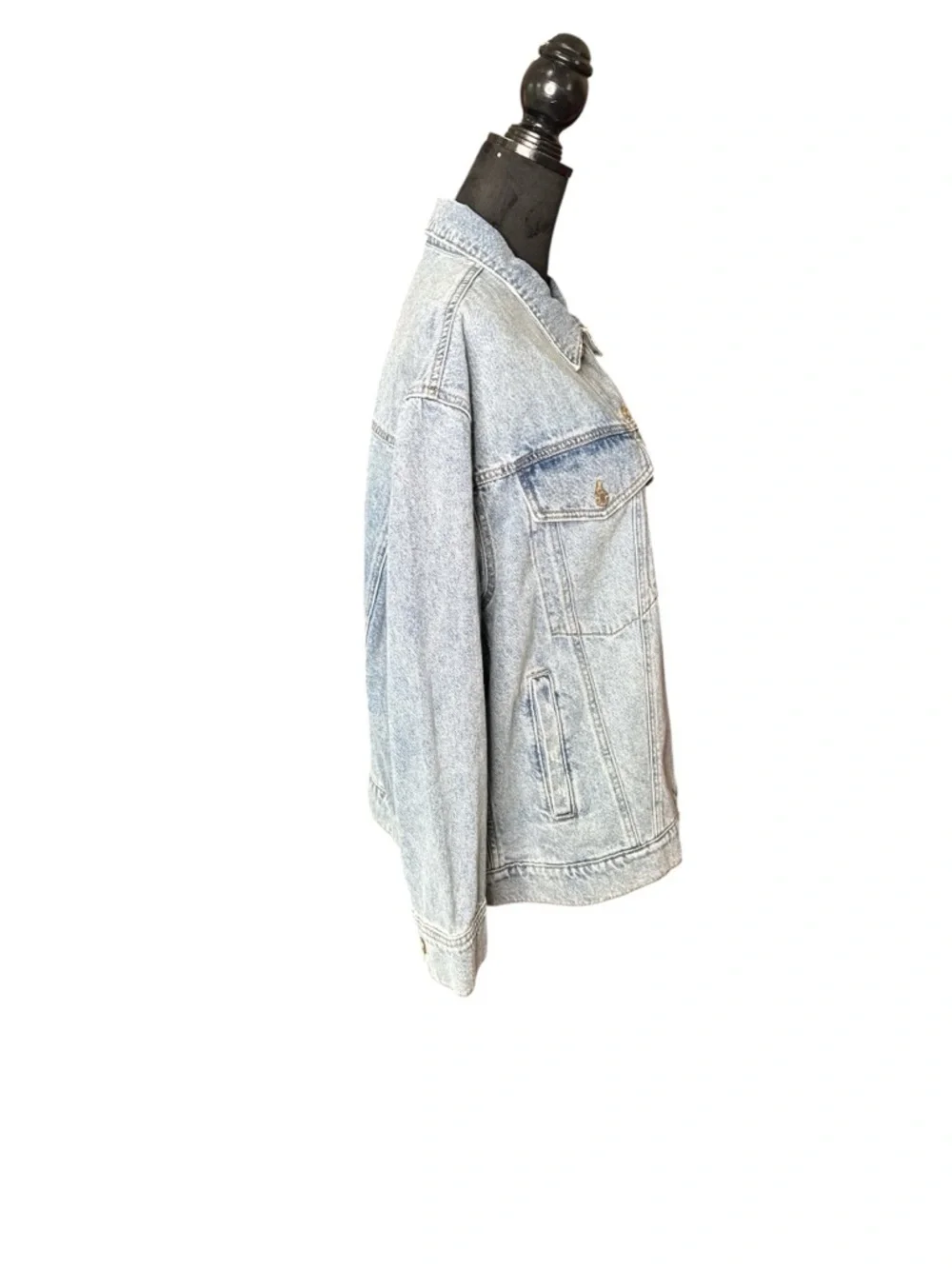 DAZE Cropped Denim Jacket Light Wash Button Front Size M NWT - Picture 5 of 9